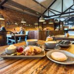 Kaffeepause im The Dairy - Bistro, Butchers & Farm Shop in Larne, Nordirland