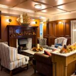 Lounge im The Harbourview Hotel an der Causeway Coastal Route in Nordirland