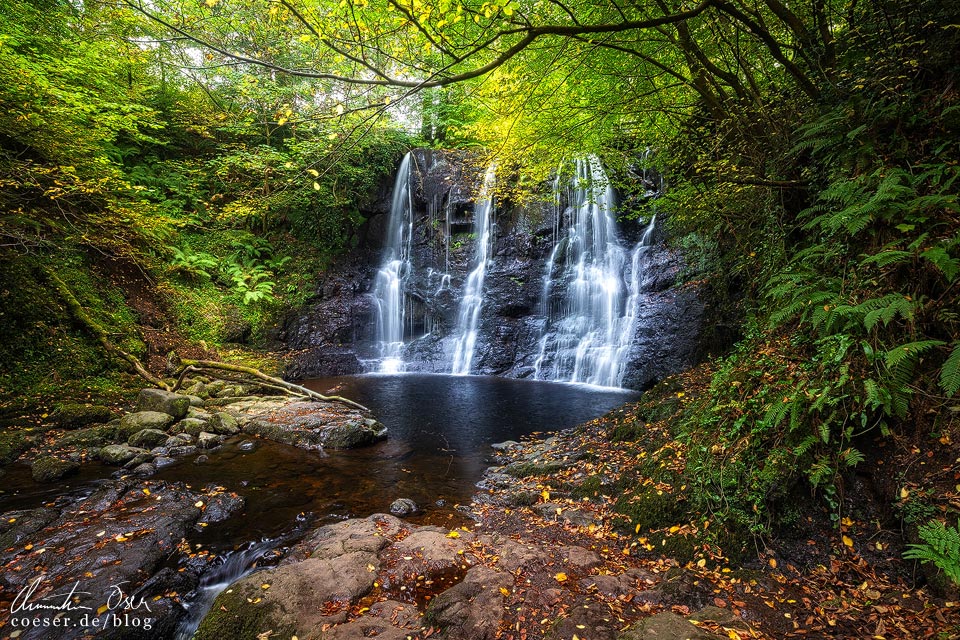 Ess-Na-Crub Waterfall am Glenariff Waterfall Trail an der Causeway Coastal Route in Nordirland