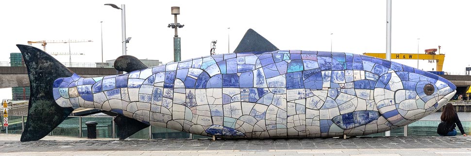 The Big Fish in der Innenstadt von Belfast, Nordirland