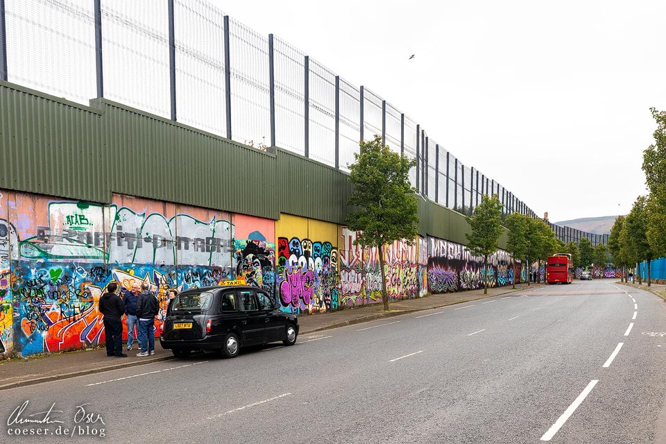 Peace Wall am Cupar Way in Belfast