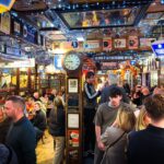 Innenansicht des Duke of York Pub in Belfast