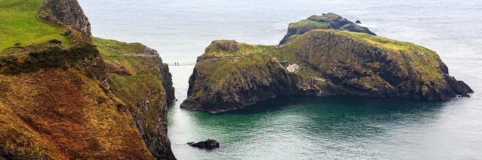 Carrick-A-Rede Rope Bridge an der Causeway Coastal Route, Nordirland