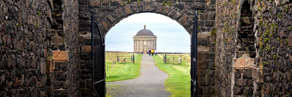 Mussenden Temple an der Causeway Coastal Route, Nordirland