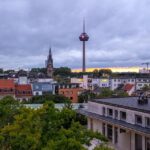 Aussicht in Richtung Fernsehturm von einem Doppelzimmer im 25hours Hotel Köln The Circle