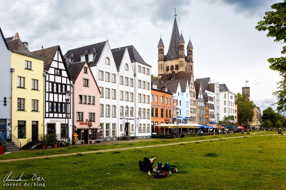 Giebelhäuser am Rheinufer in Köln