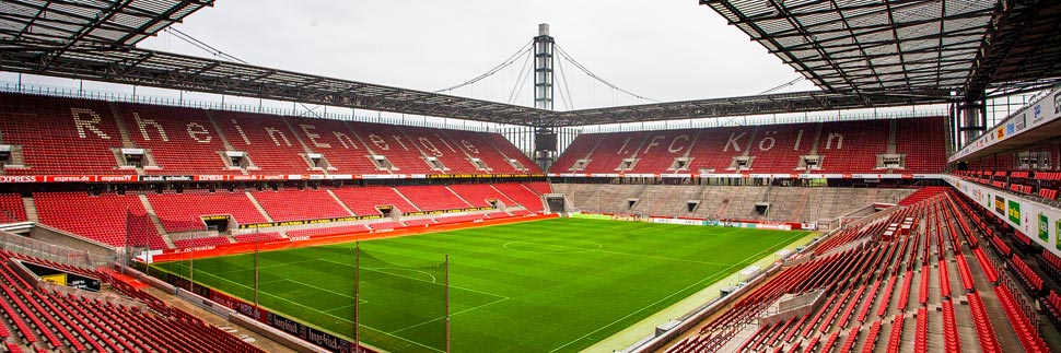 Innenansicht des RheinEnergieStadion des 1. FC Köln