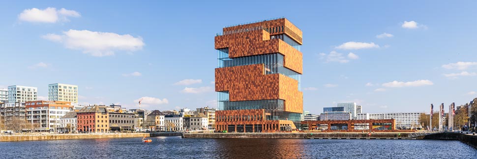 Außenansicht des MAS (Museum aan de Stroom) in Antwerpen