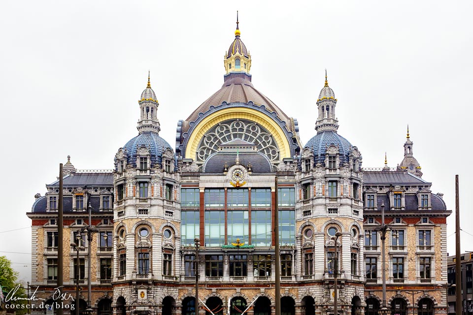 Außenansicht des Hauptbahnhof (Station Antwerpen-Centraal)