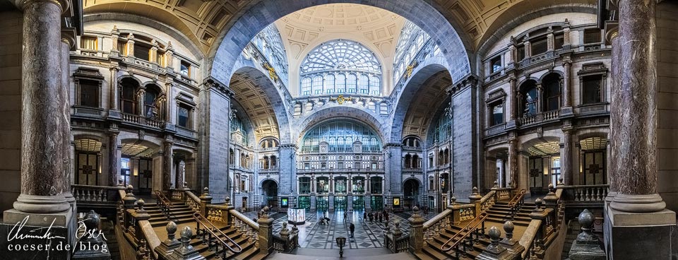 Panorama der Haupthalle des Hauptbahnhof (Station Antwerpen-Centraal)