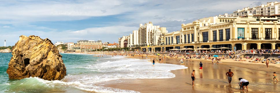 La Grande Plage in Biarritz mit Napoleons Palais und dem Casino