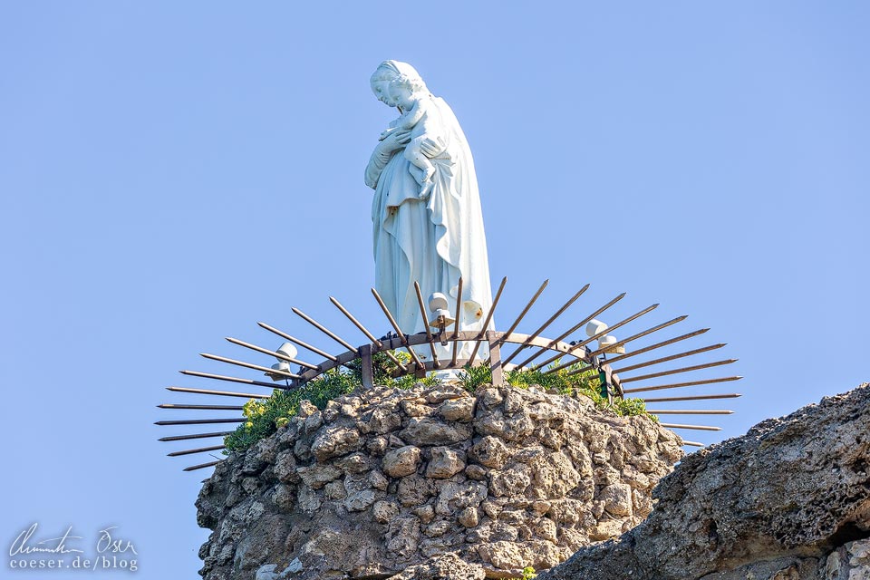 Marienstatue auf dem Rocher de la Vierge (Jungfrauenfelsen) in Biarritz
