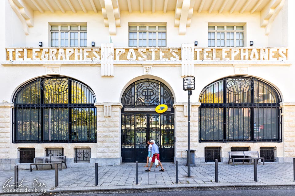 Außenansicht des Postamts von Biarritz mit Art-Déco-Elementen