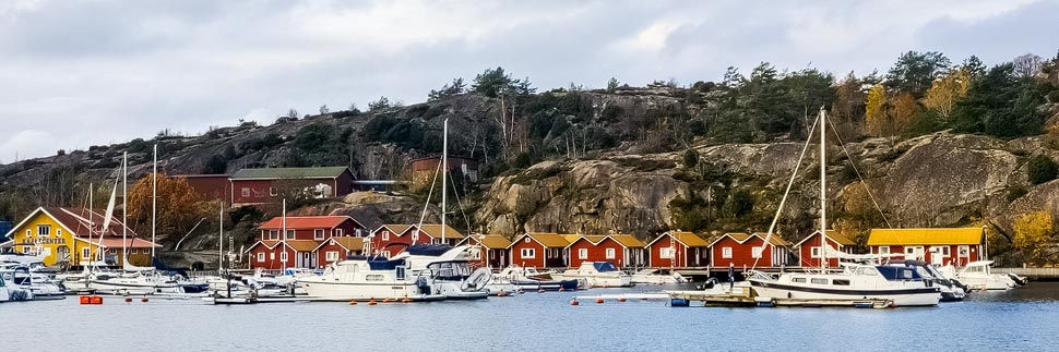 Blick auf den Hafen von Grebbestad in der schwedischen Provinz Bohuslän