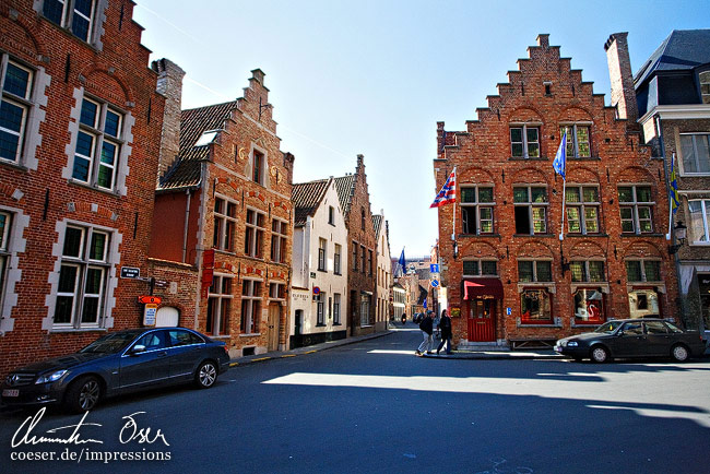 ... und in vielen anderen Teilen der Stadt in Brügge, Belgien.