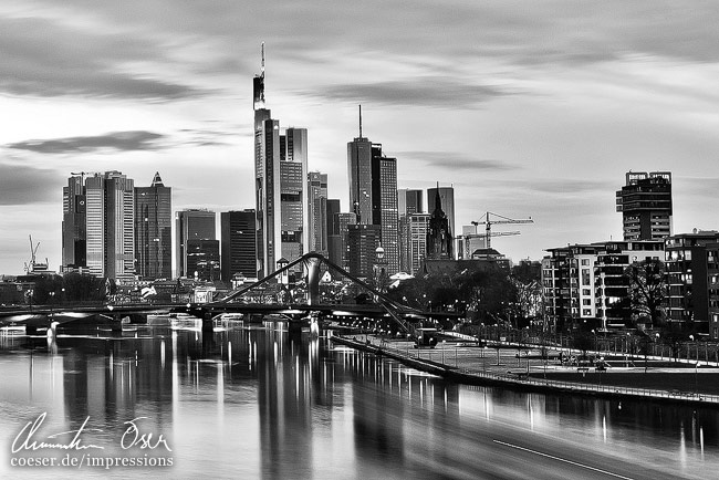 Die berühmte Skyline von Frankfurt, Deutschland.