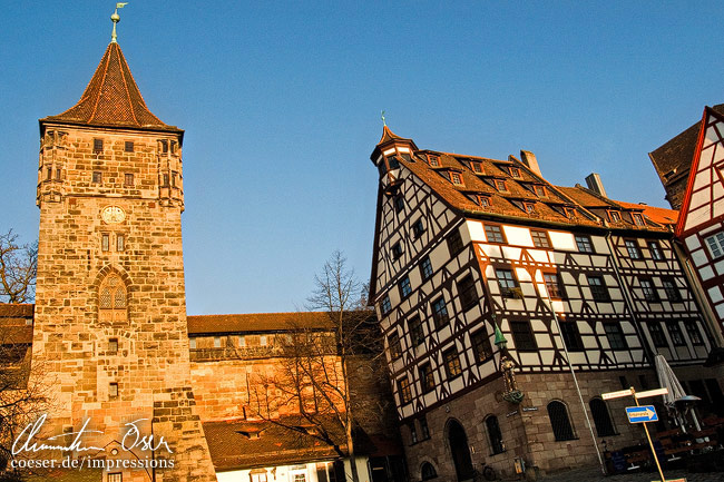 Der Tiergärtnertorturm und das Pilatushaus in Nürnberg, Deutschland.