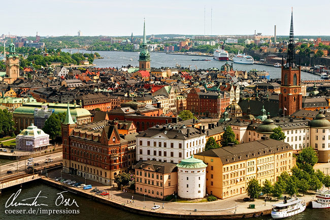 Blick auf die Insel Riddarholmen und die Altstadt Gamla Stan in Stockholm, Schweden.