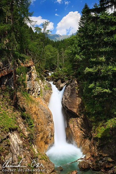 Wasserfall Zechnerfall in der Groppensteinschlucht in Obervellach, Österreich.