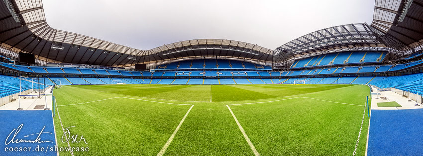 Panorama des Stadions Etihad Stadium in Manchester, England.
