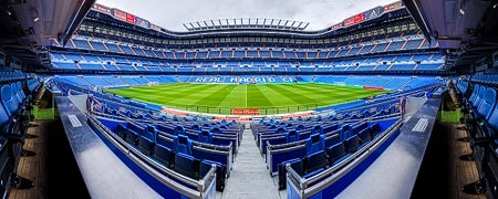 Panorama des Estadio Santiago Bernabéu in Madrid, Spanien